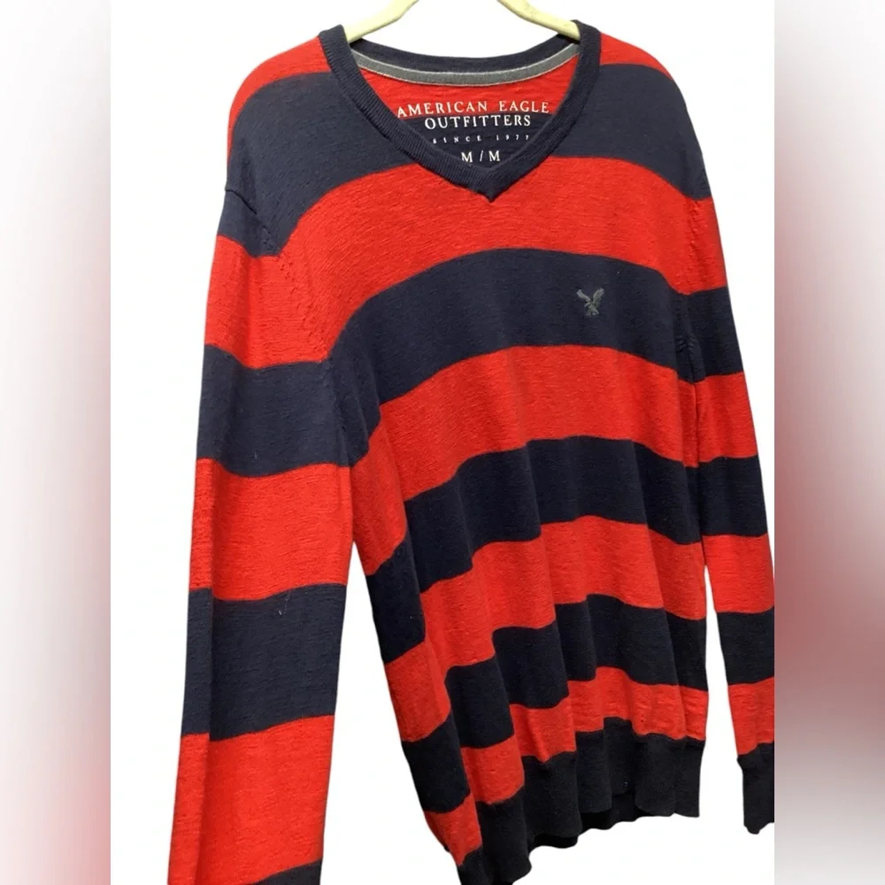 American Eagle sweater Men’s size Medium Navy/red Bold stripe